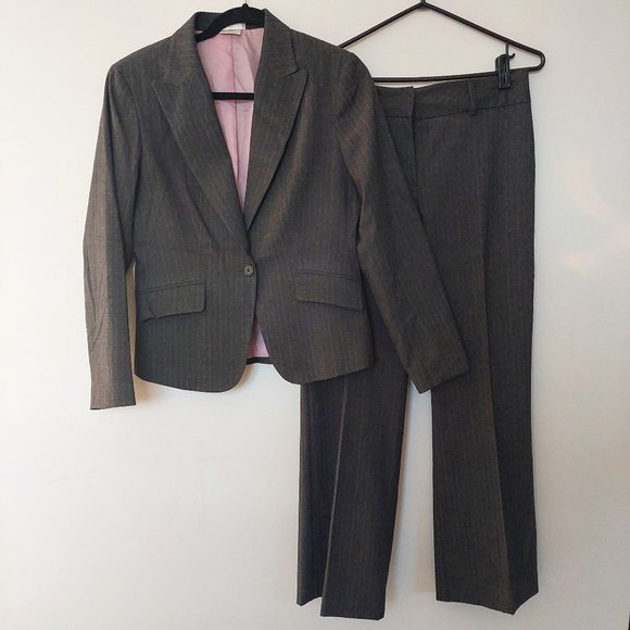 Van Heusen Gray Business PinStripe Stretchy Pants Blazer Suit Set, Sz S - Picture 1 of 12